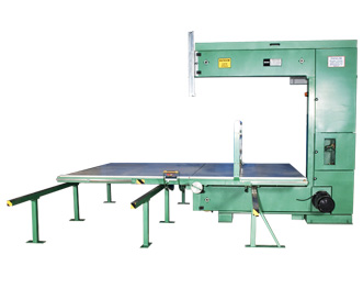 Vertical cutting foam machine