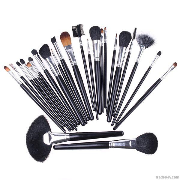 24 Pcs Makeup Brush Cosmetic set Kit with Black Leather Case