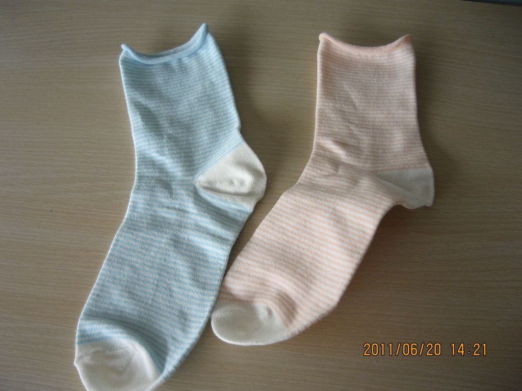 loose socks