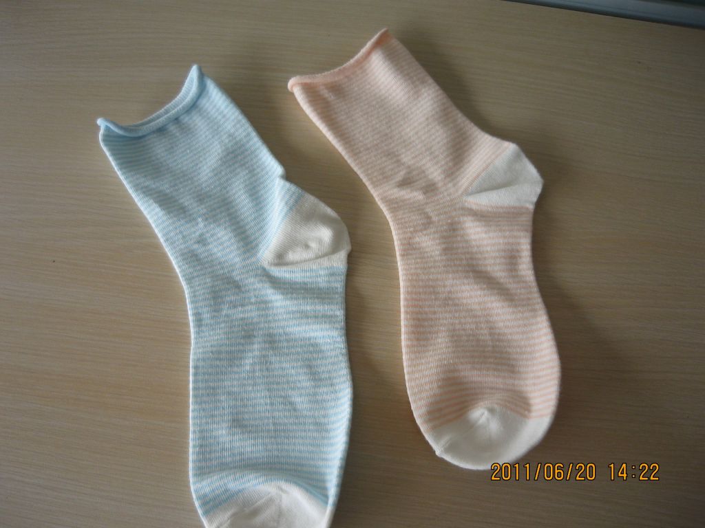 loose socks