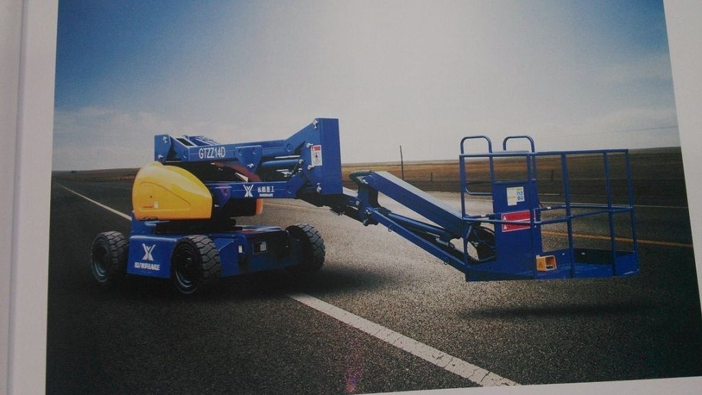 14m electrical self-propelled articulating boom