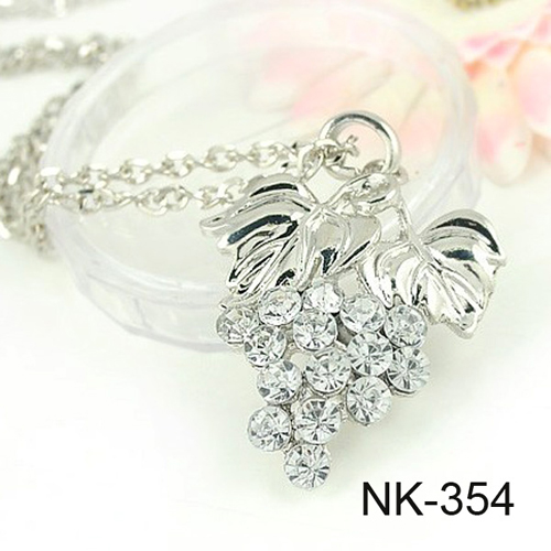 fashion crystal necklace