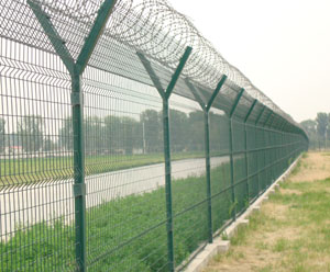 wire mesh fence