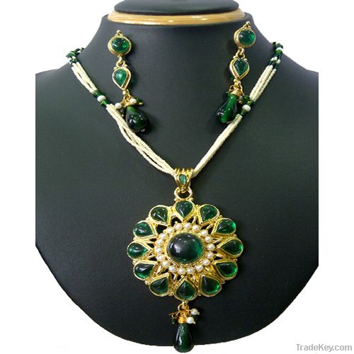 kundan fashion beaded pendant jewellery