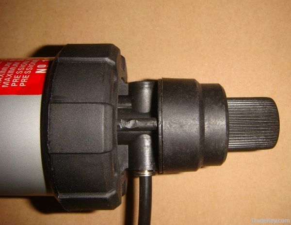 pneumatic caulking gun