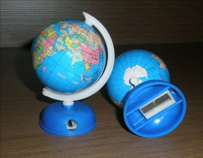 Paper-Sticked Globe(with a  sharpener)