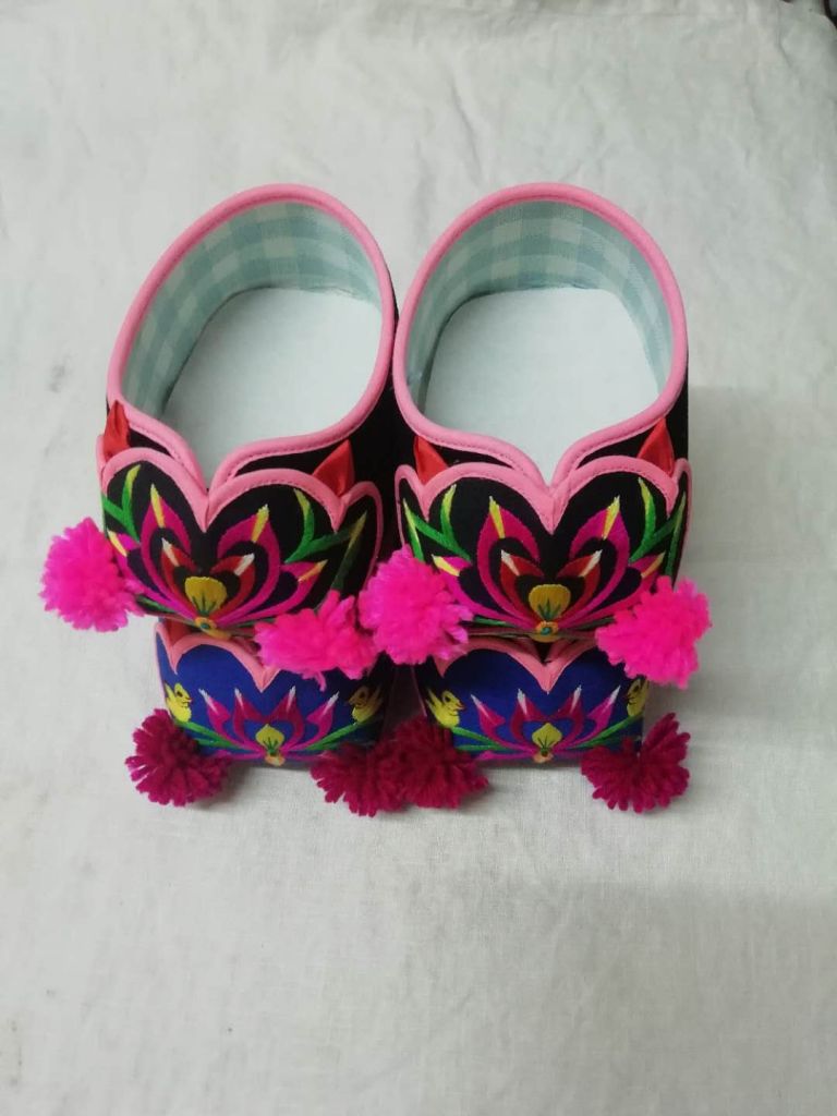 China embroidery handicrafts children shoes