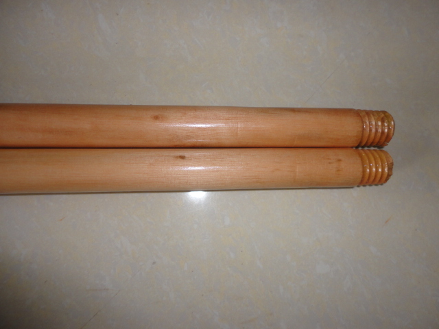 Varnished Wooden Handle for Broom