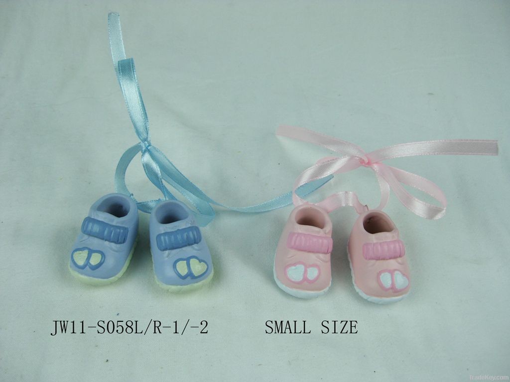 Small  baby shoes  decoration