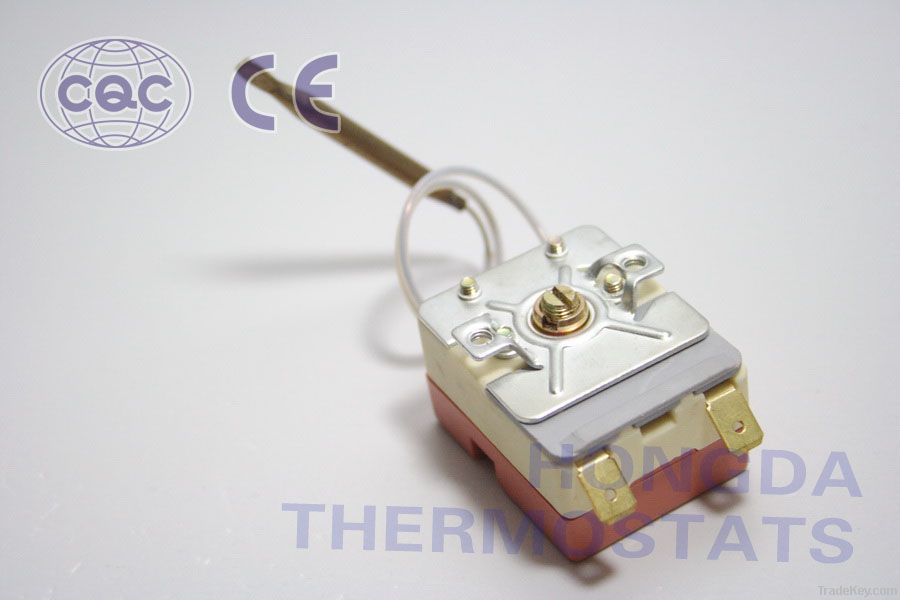 Liquid expansion thermostat