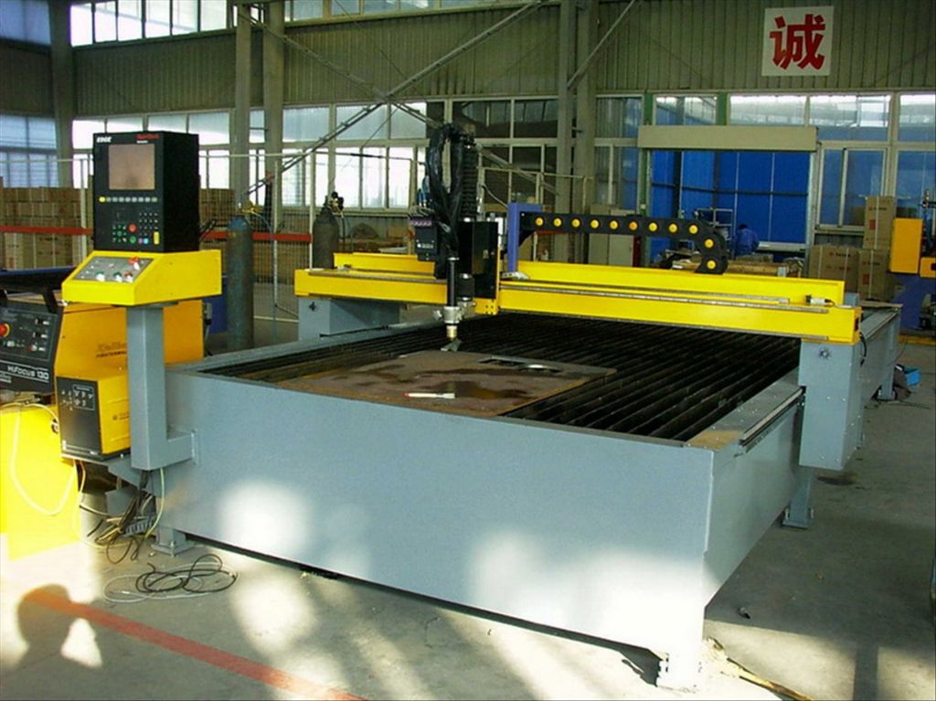 CNC Cutting Machine HRP260XD to Cut