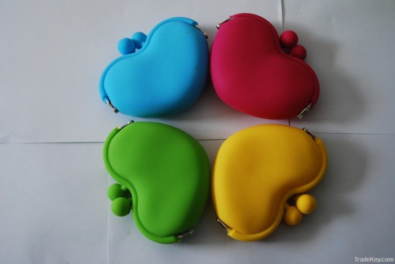 Silicone pouch