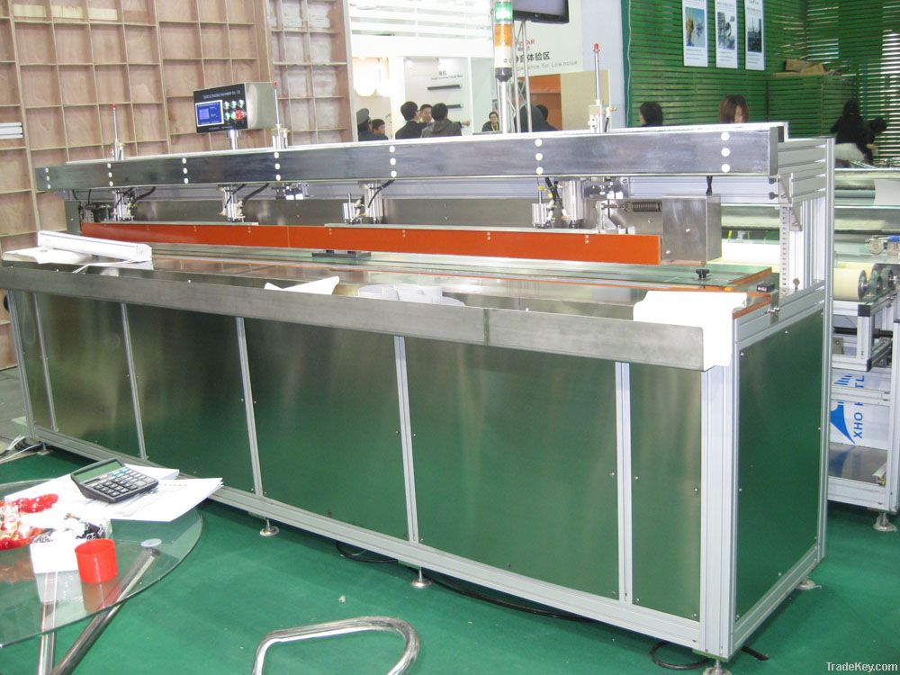 Thermal roller blinds welding machine