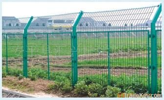 wire mesh fence