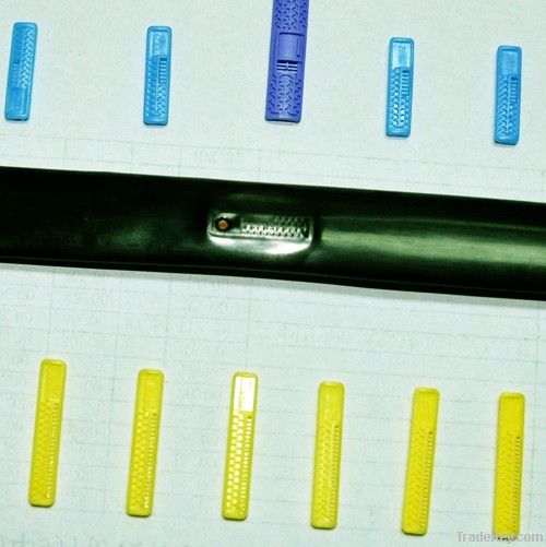 Drip tape with flat emitters