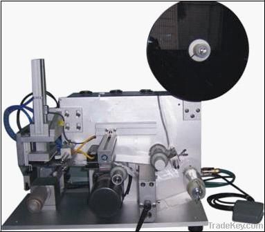 Semi-automatic triangle labeling machine