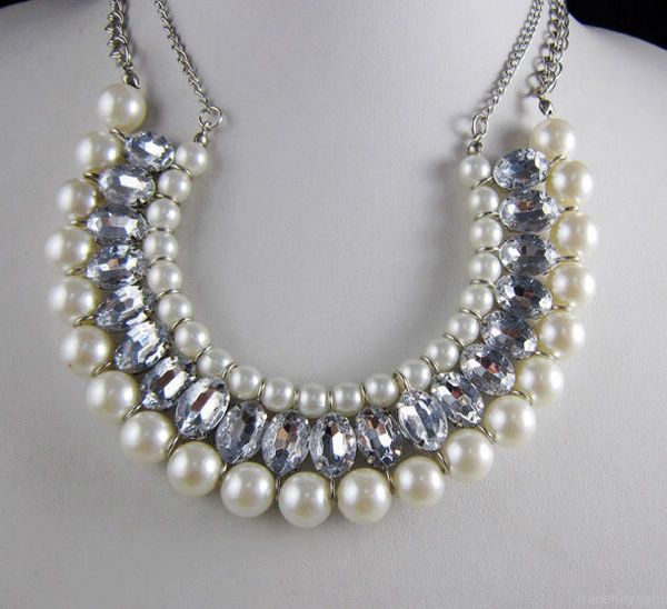 fashion imitation pearl necklace