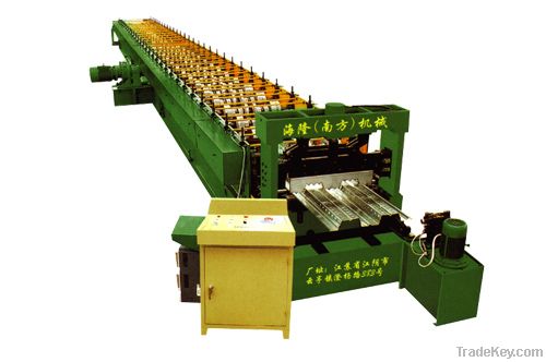 Floor deck roll forming machine