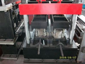 C&Z shape purlin exchange roll forming machine