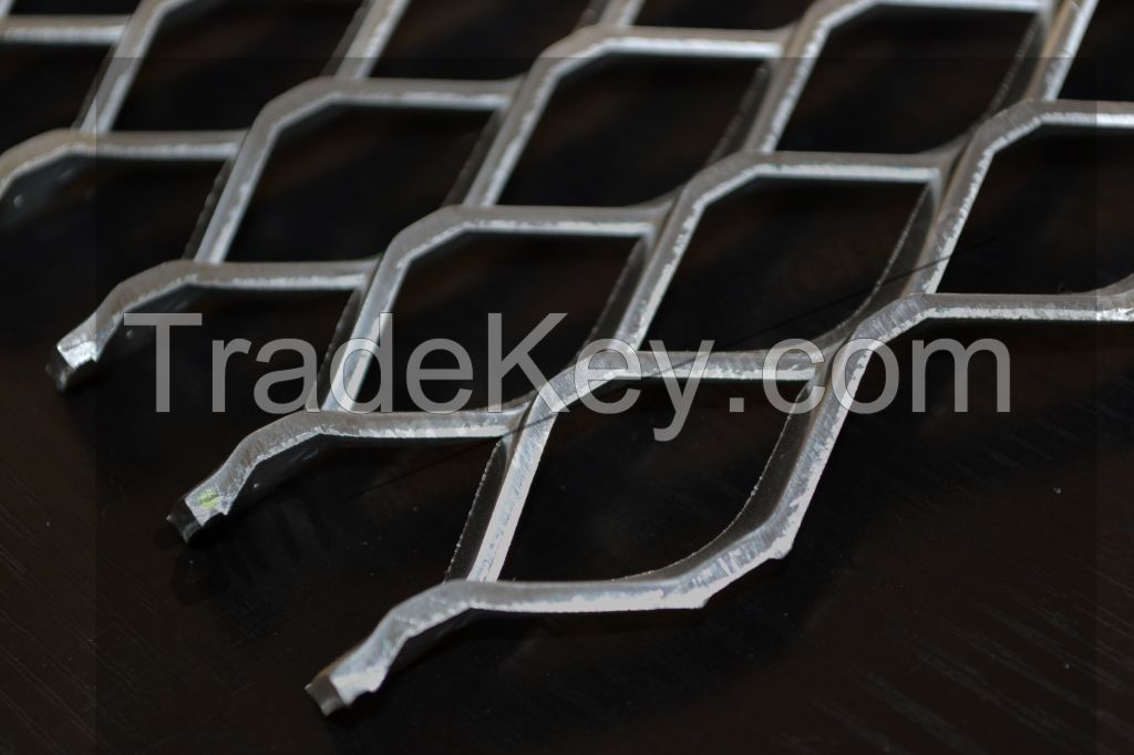 Low carbon steel expanded metal mesh