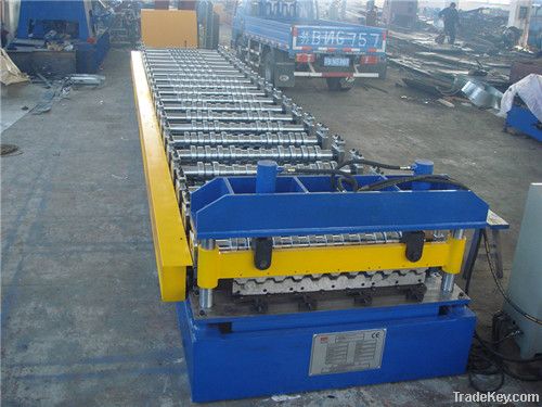 Colored roof panel forming machine