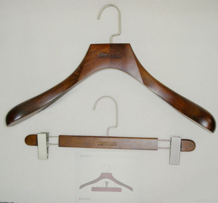 WD291 deluxe  wooden suit hanger