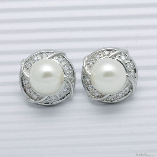 fashion pearl earrings