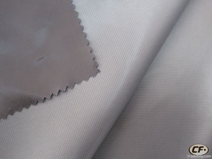 Nylon/polyester blended fabric with wrinkle