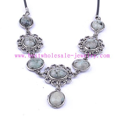 Noble turquoise design alloy necklace