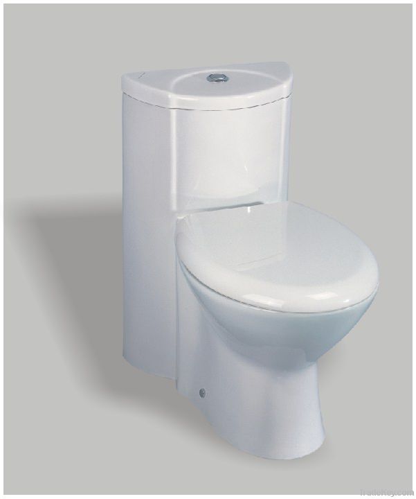 Siphonic jet one-piece toilet