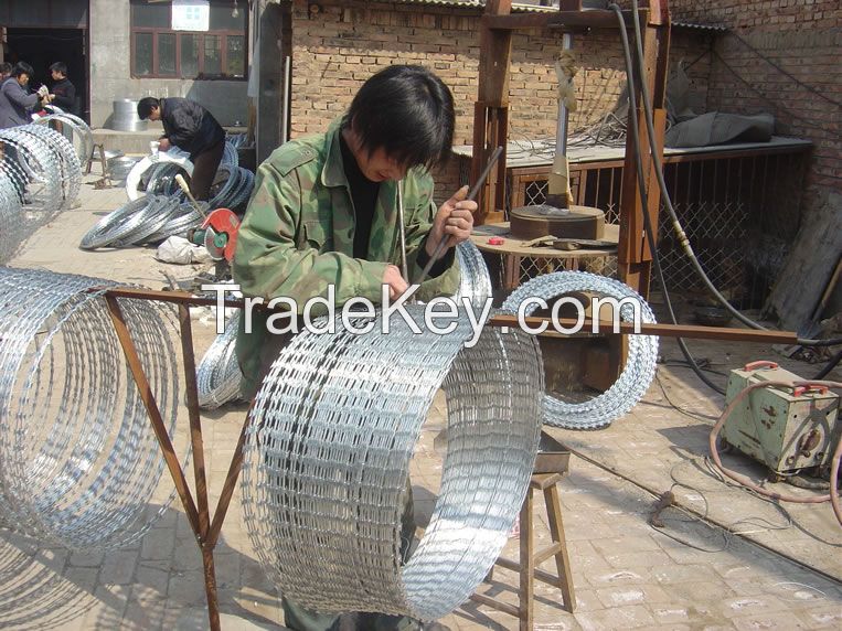 Galvanized Concertina Razor Wire Mesh