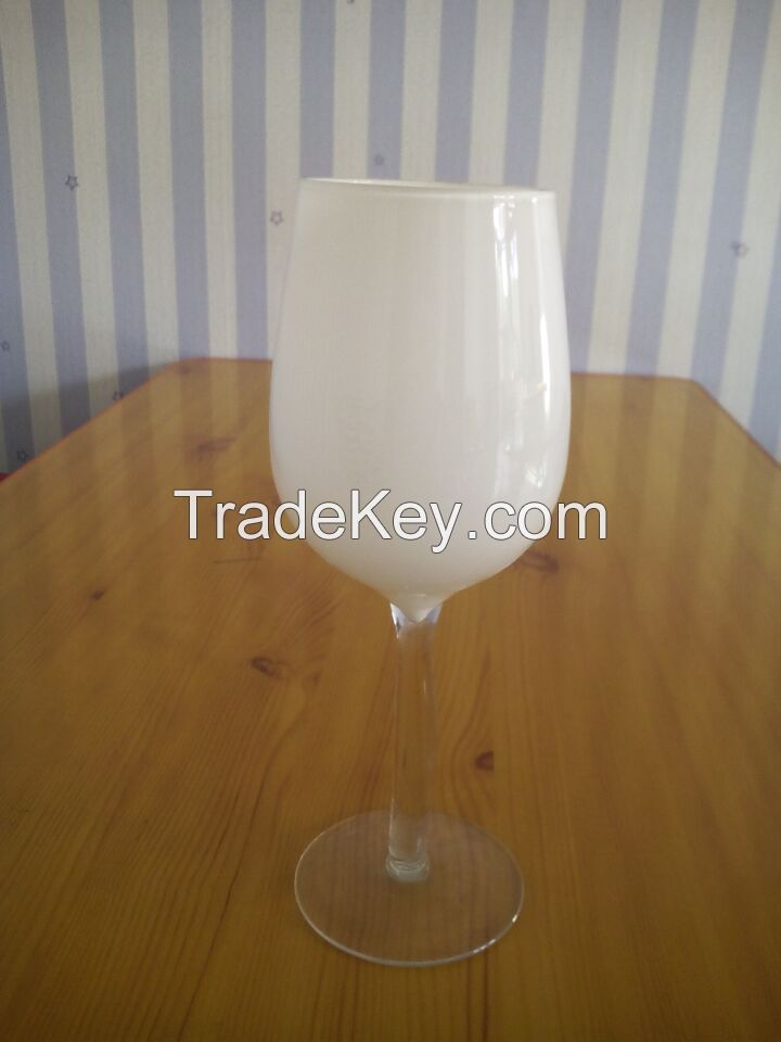 colored drinking glass/glass goblet/stemware