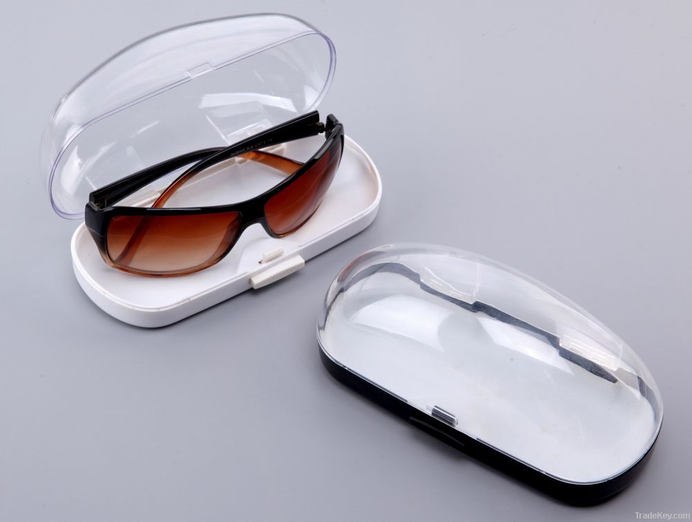 Plastic eyeglasses case