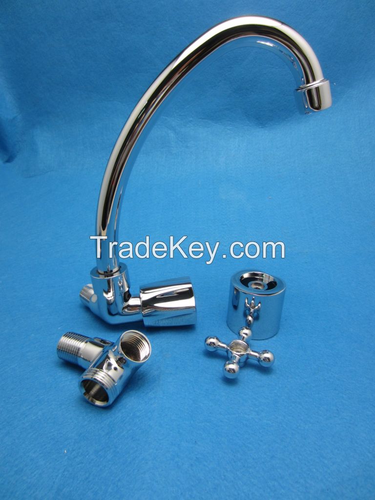 Single handle pull out kitchen faucet