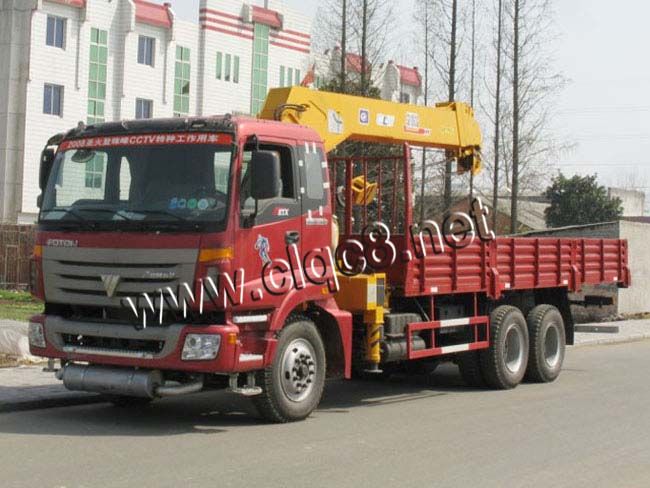 Cargo Truck with Crane | cranes.tradekey.com