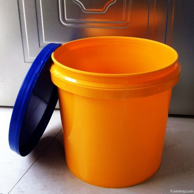 High strength plastic bucket for paint