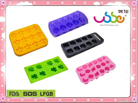 silicone ice tray of various shape