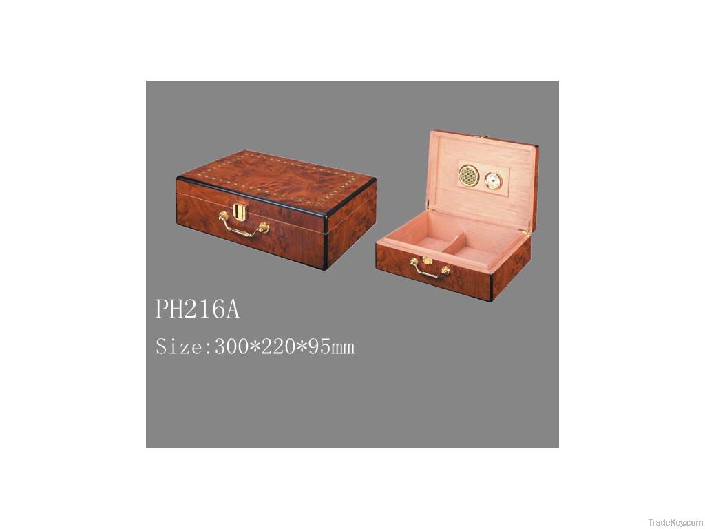 wooden cigar boxPH216A