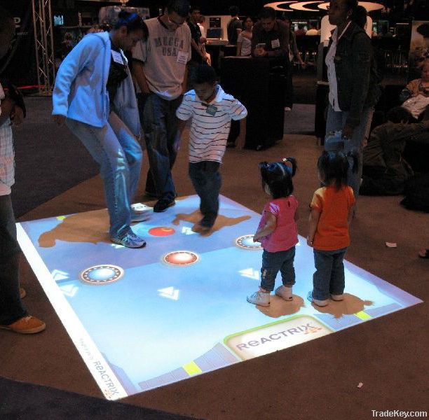 Interactive projection floor system (MagicLite)