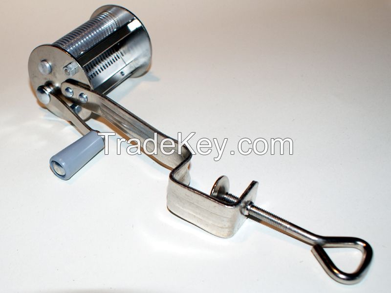 Hand leave cutter