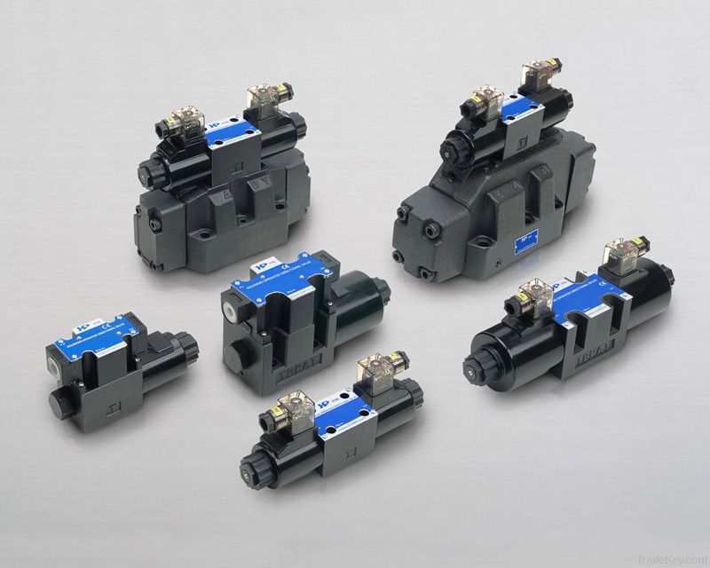 DC/AC solenoid operated, directional control valves