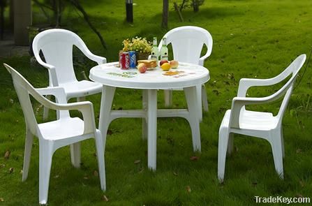 plastic tables and chairs