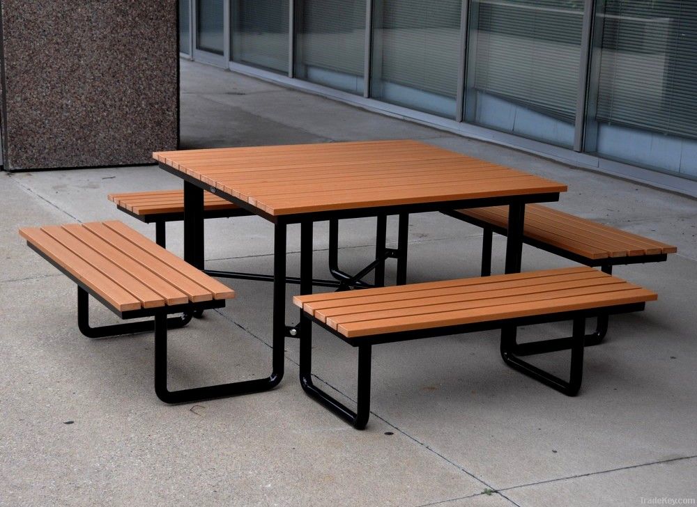 Recycled Plastic Wood Picnic Table
