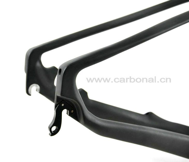 Stream-line shaped carbon 29er mtb frame