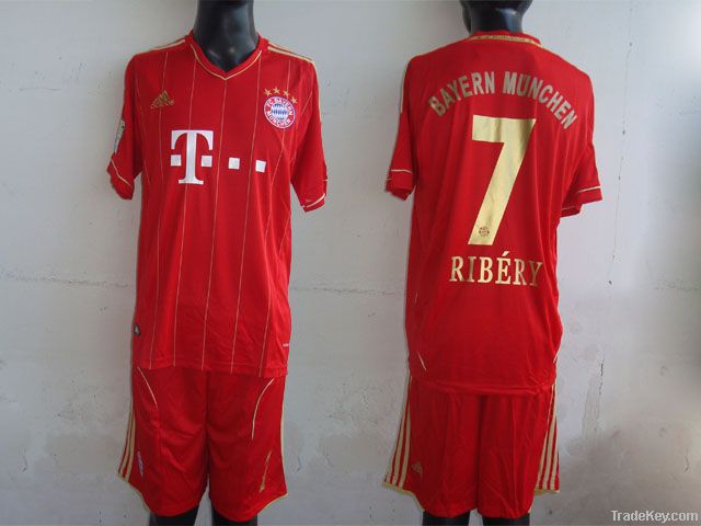 11-12  Bayern  away  red soccer uniform, soccer jersey