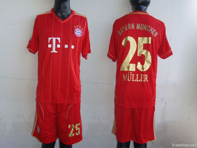 11-12  Bayern  away  red soccer uniform, soccer jersey