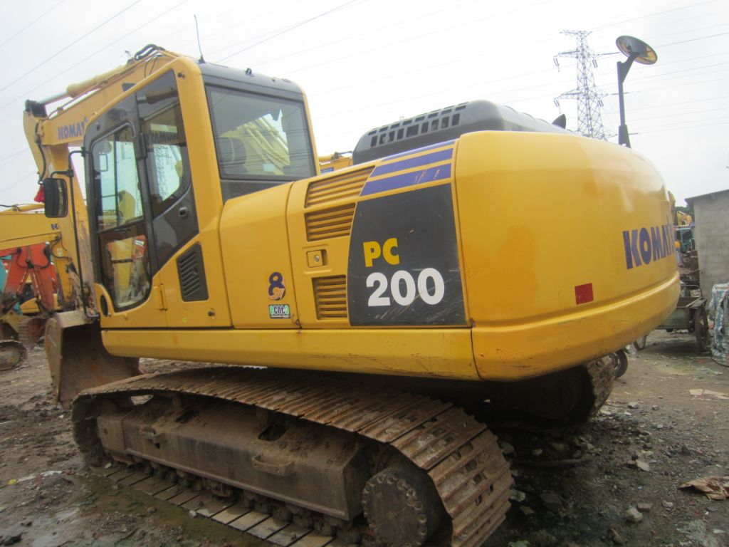 Used komatsu pc200