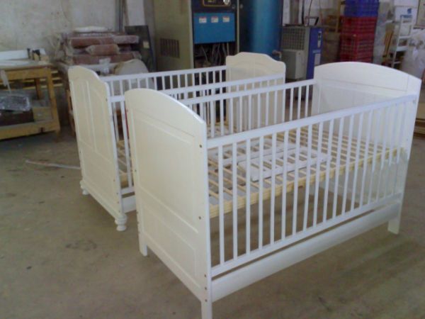 baby crib