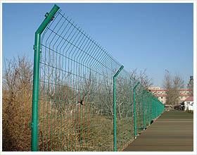 wire mesh fence