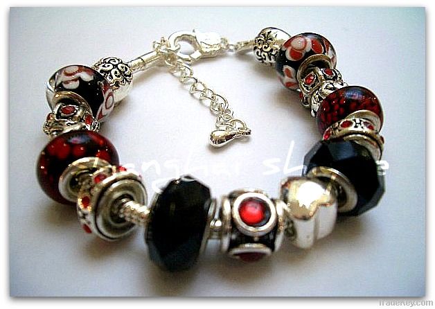 European style charm bracelet Black and Red